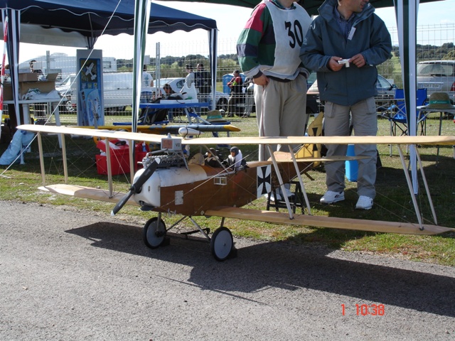 Download B06000270 (640Wx480H)